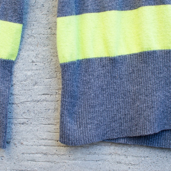 Nollie Multicolor Striped V Neck Sweater - Picture 5 of 5